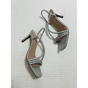 NWOT BP. SILVER‎ HEELS SIZE 7